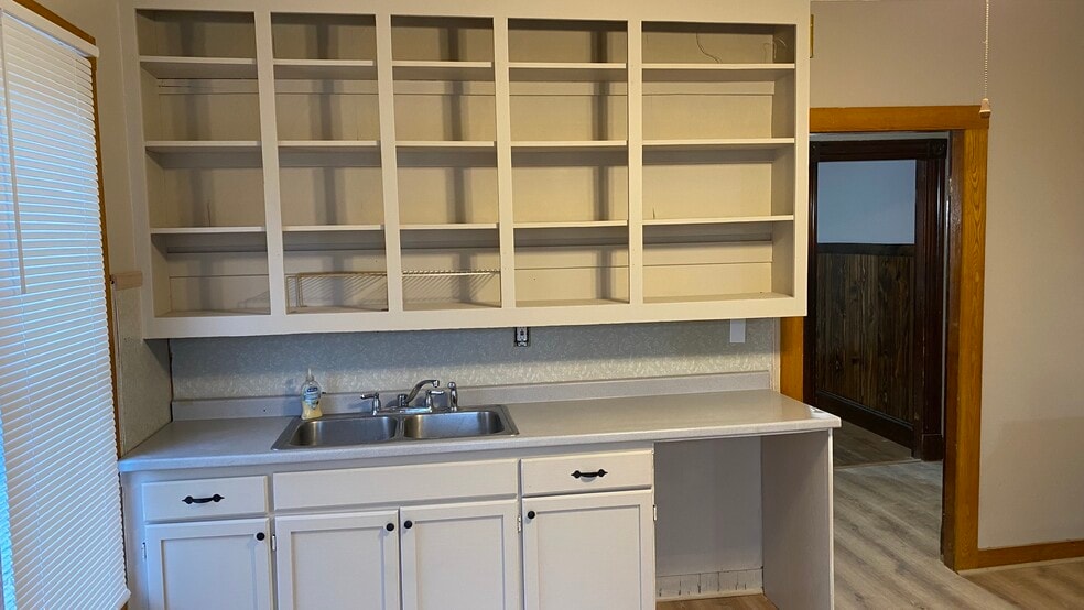 Kitchen - 130 Waldo St