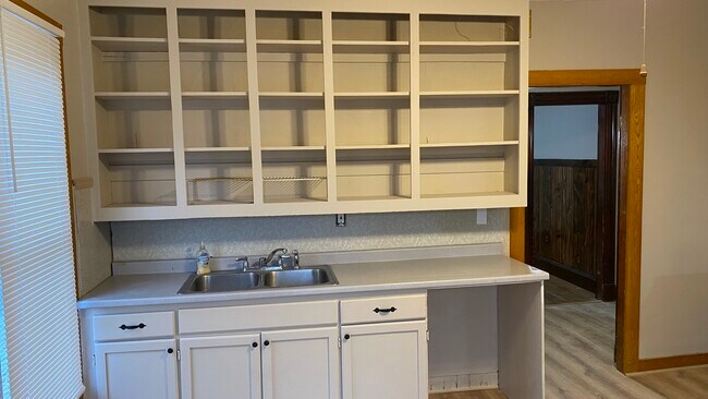 Kitchen - 130 Waldo St