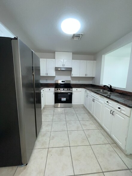 Primary Photo - 1010-1012-1012 NW 3rd Ave