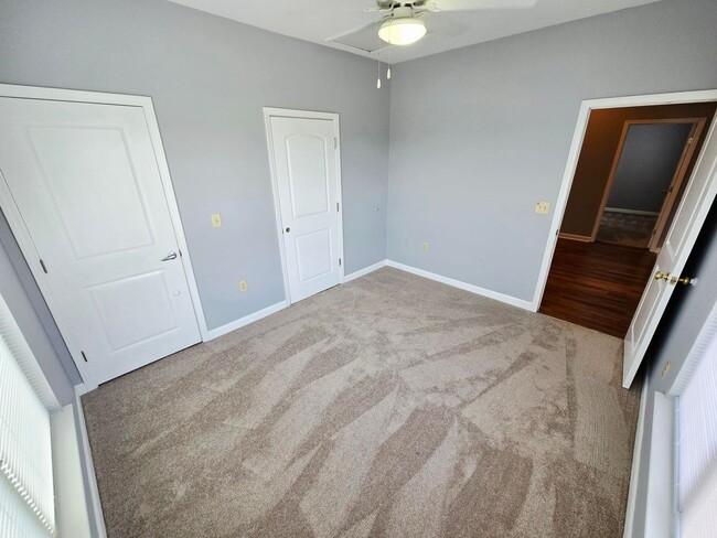 Building Photo - Blue Seas Properties -2