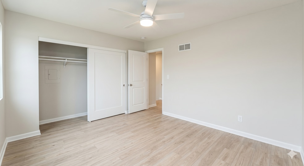 Building Photo - 4165 Tiberon Dr