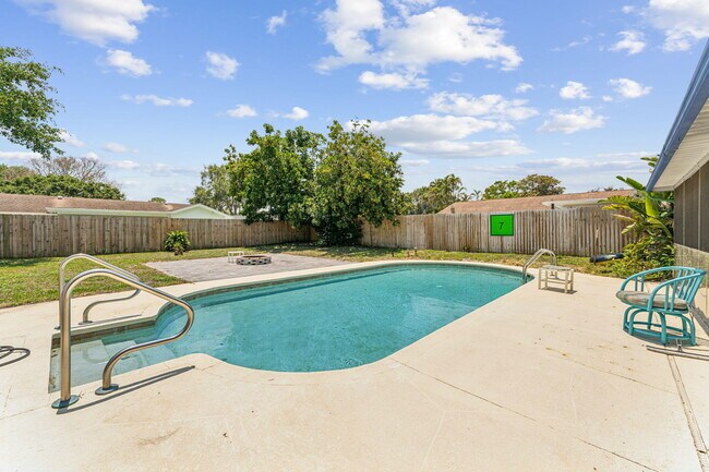 Building Photo - 4194 Honeysuckle Ave