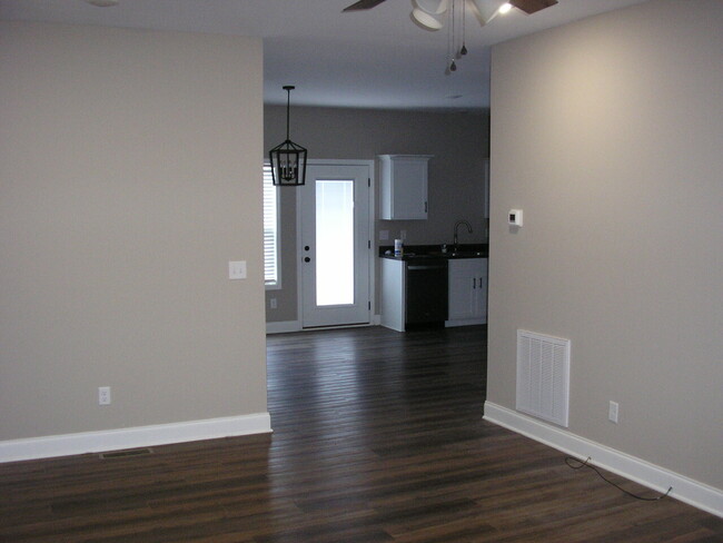 Building Photo - 782 River Birch