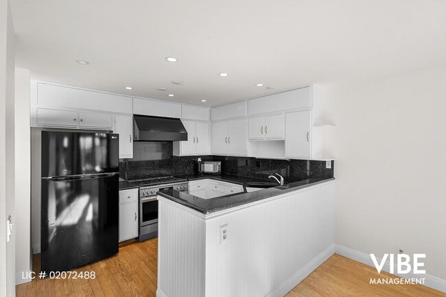 Building Photo - LOCATION, LOCATION, LOCATION!!!! "Hidden C...