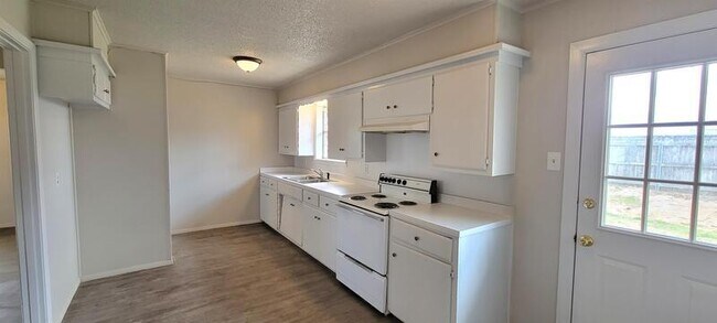 Building Photo - 218 Dodson St