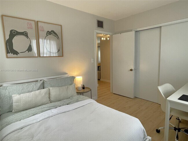 Building Photo - 5545 SW 80th St