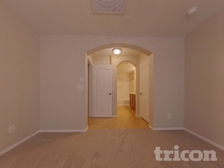 Building Photo - 30266 W Earll Dr