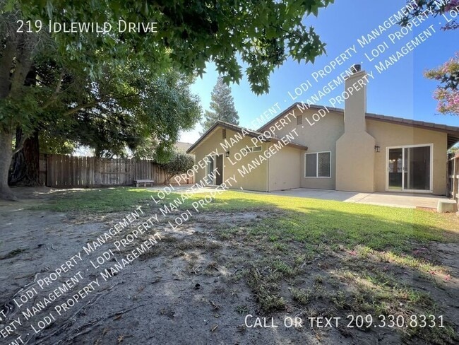 Building Photo - 219 Idlewild Dr