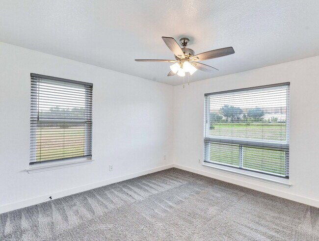 Building Photo - 451 Co Rd 276