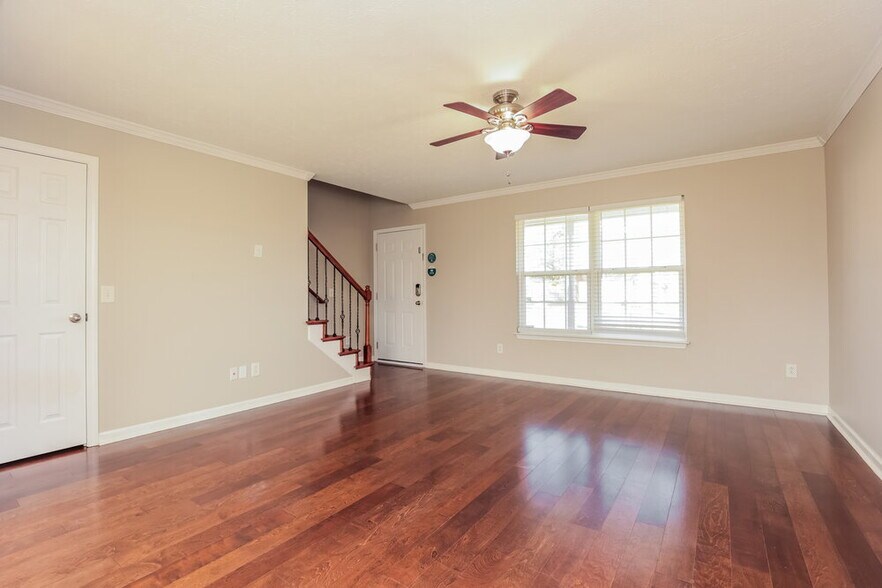 Building Photo - 2209 Dewey Dr