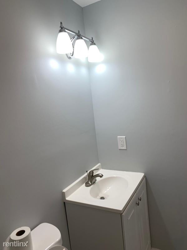Building Photo - 6 br, 2 bath House - 574 Nautilus Dr