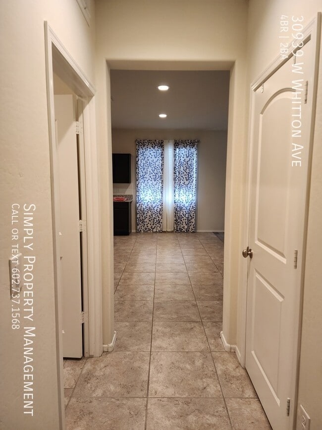 Building Photo - 30939 W Whitton Ave