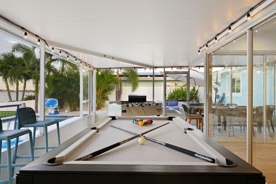 Building Photo - 350 La Hacienda Dr