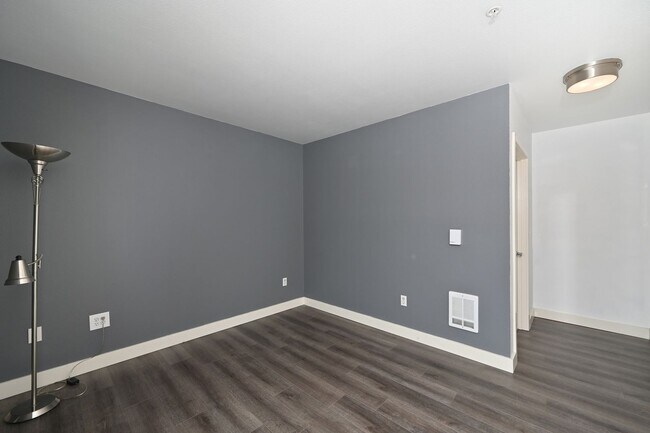 Building Photo - 1610 Belmont Ave