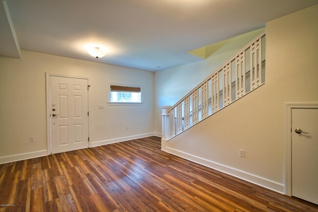 Building Photo - 525 3rd St N