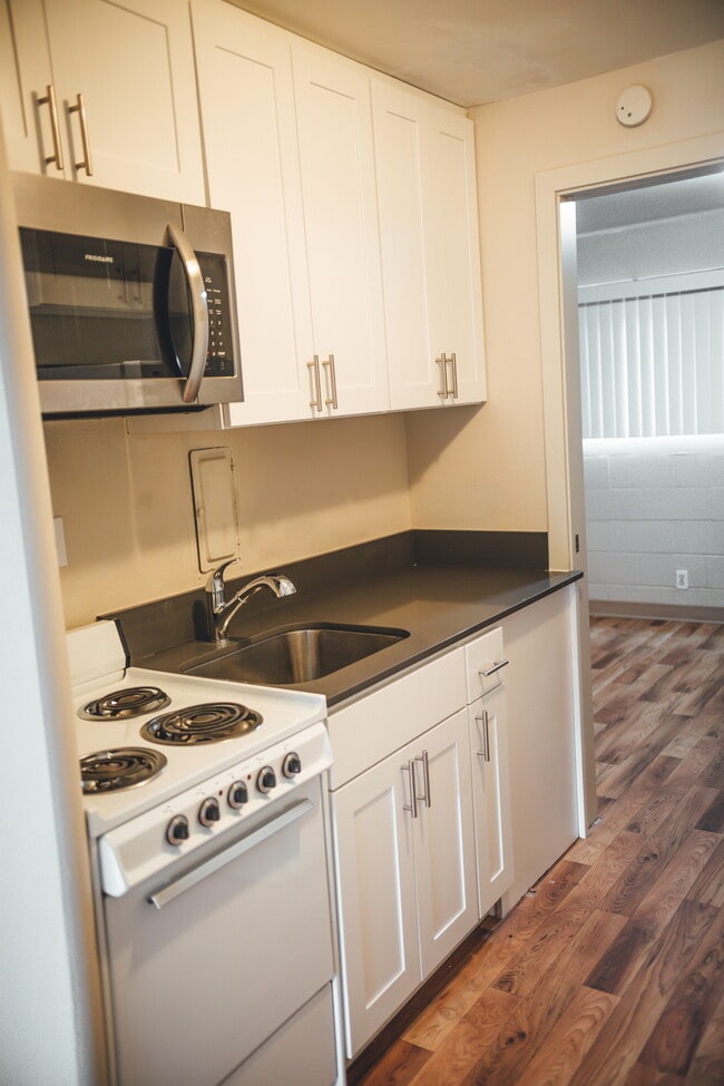 Unit 103 - La Mirada Apartments