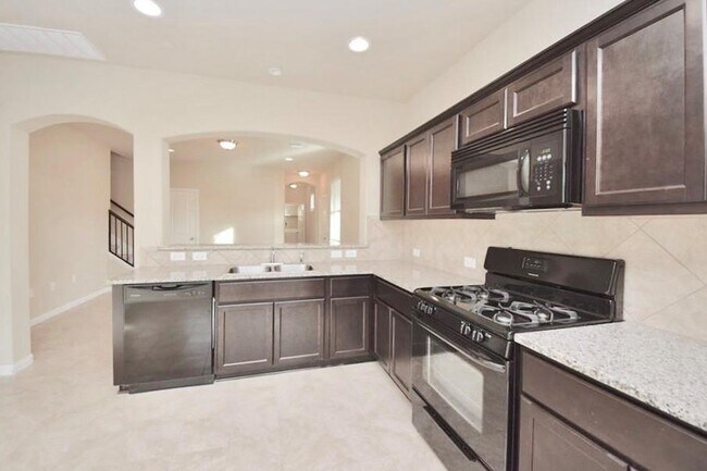 Building Photo - 2880 Donnell Dr