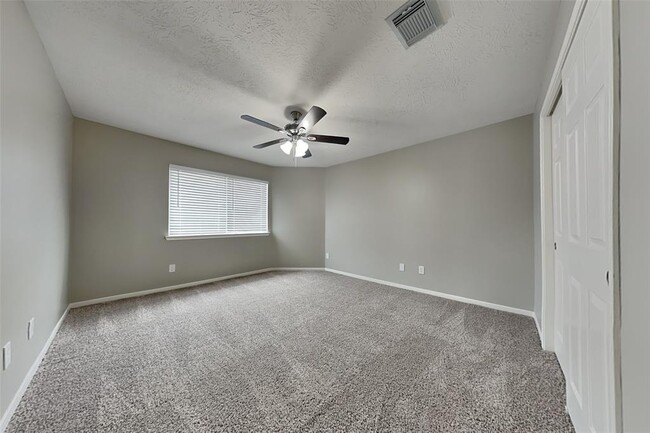 Building Photo - 8523 Discus Dr