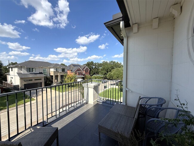 Building Photo - 4043 Tartan Ln