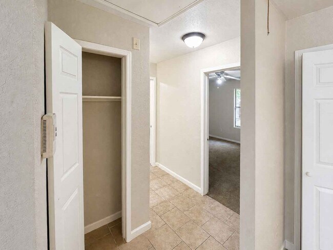 Building Photo - 11919 Greenmesa Dr