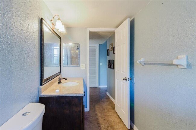 Building Photo - 14419 Americana Cir