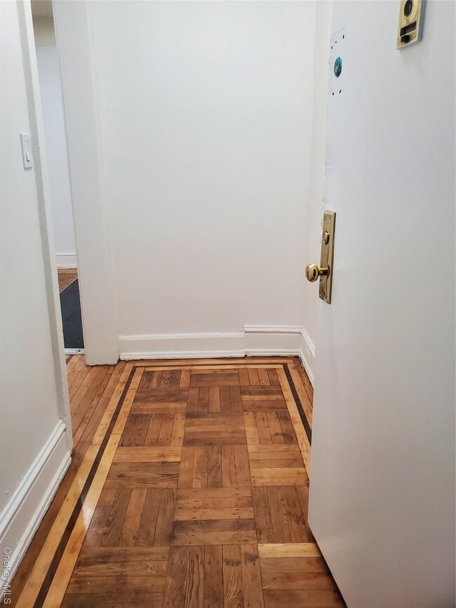 Building Photo - 37-50-3786 86th St