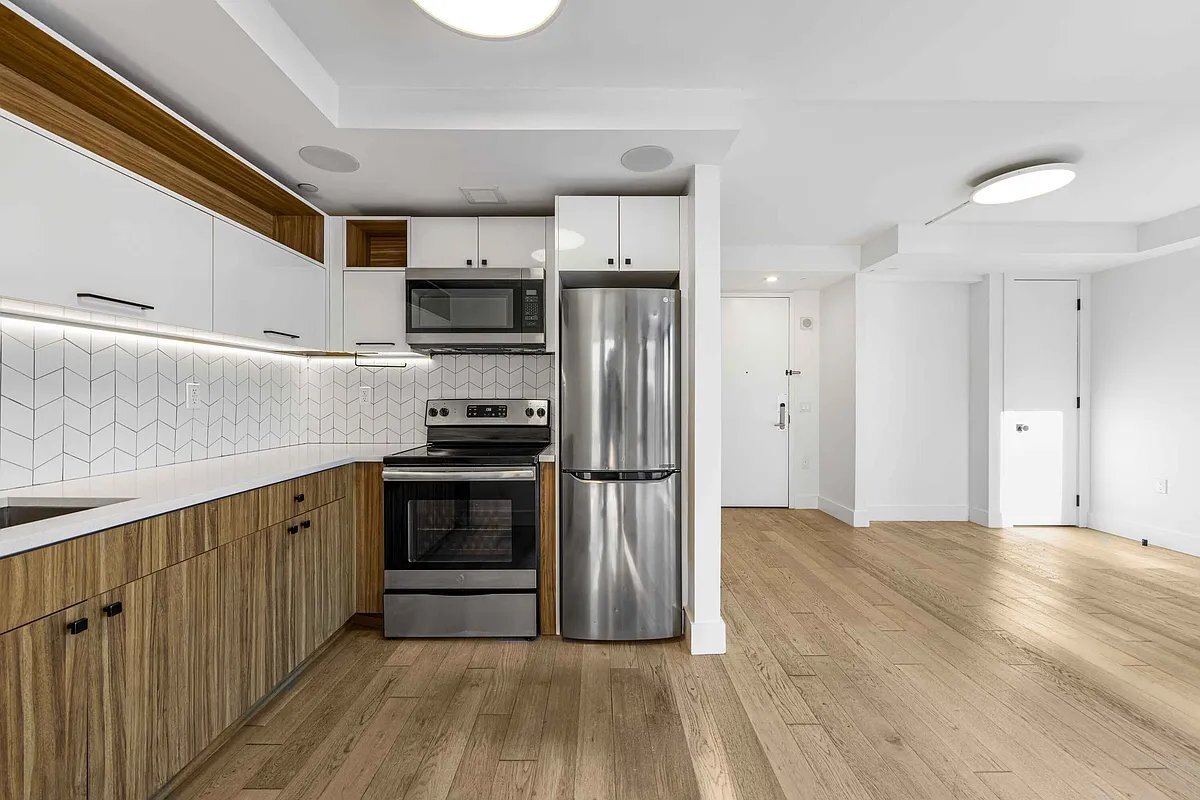 Building Photo - 60 W 125th St