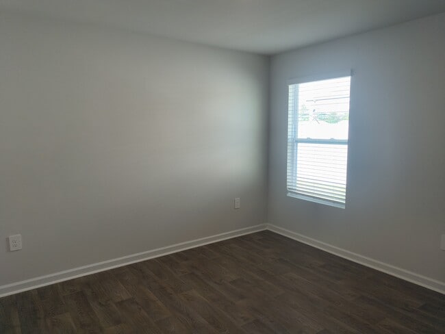 Building Photo - 44 Autumn's Wood Dr