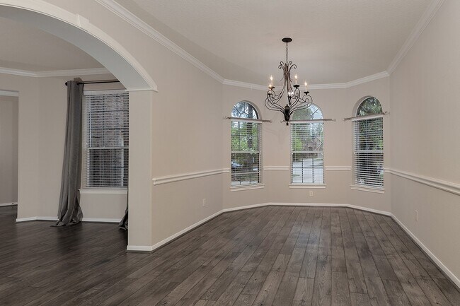 Building Photo - 138 Oriel Oaks Cir