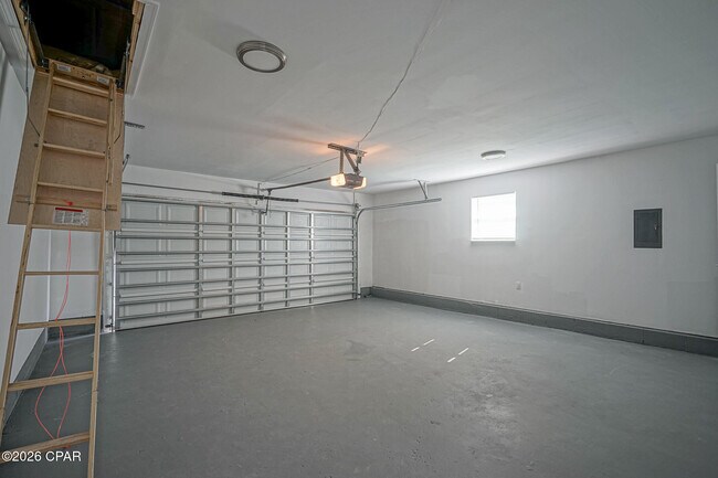 Building Photo - 410 S Star Ave