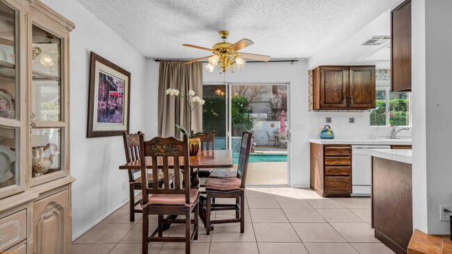 Building Photo - 46555 Cameo Palm Dr