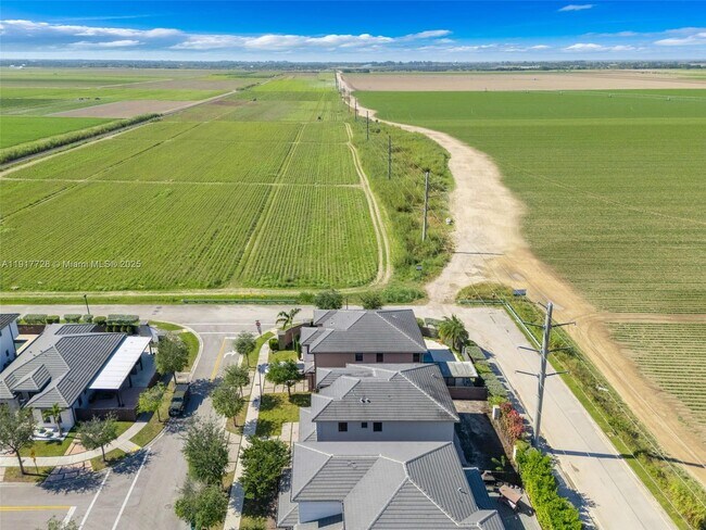 Building Photo - 16175 SW 136th Terrace