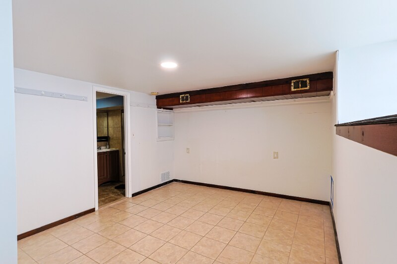 Building Photo - 2421 Vista St