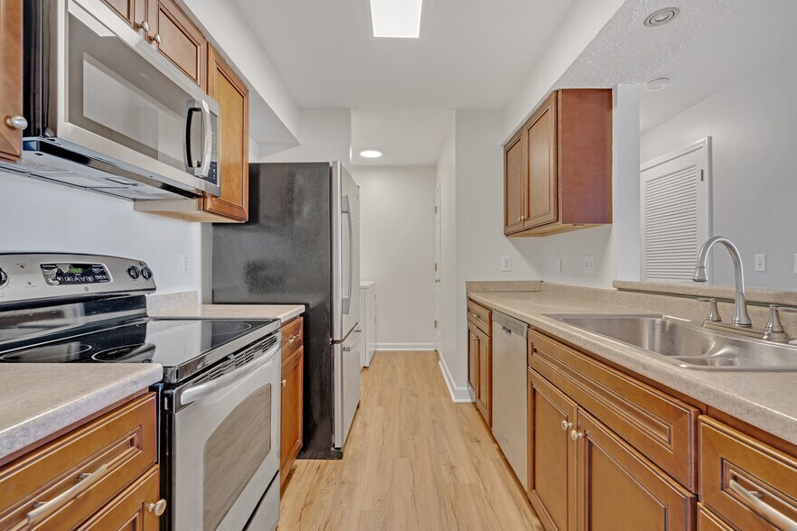 Kitchen - 151 N Timber Dr
