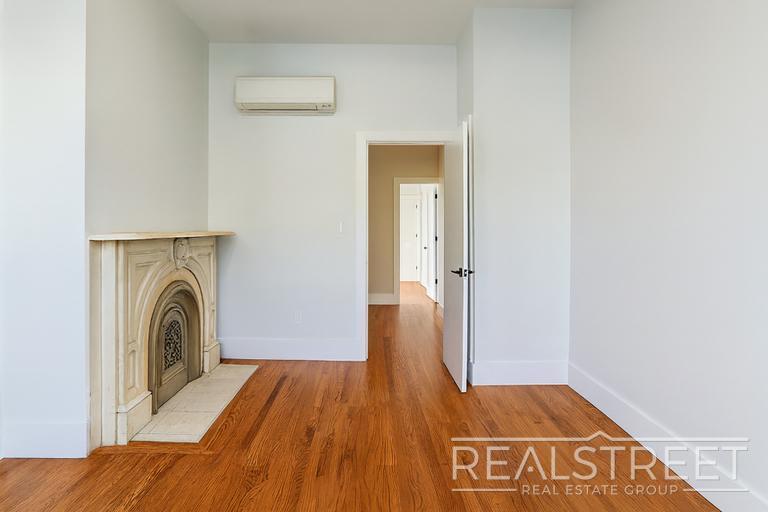 Building Photo - Spacious Modern 2BR in Bed-Stuy | Prime Willoughby & Marcy Location