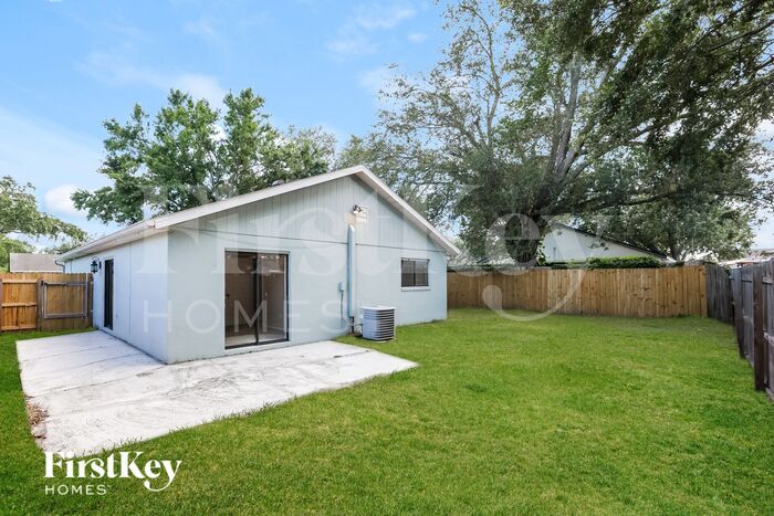 Building Photo - 1328 Mohrlake Dr