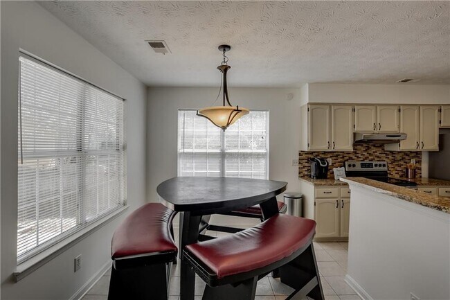 Building Photo - 4201 E Meadow Dr