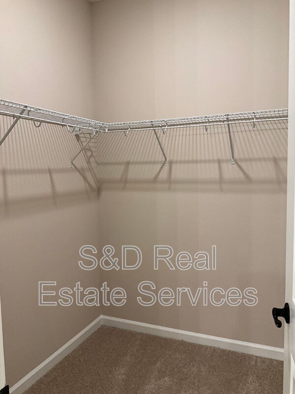 Building Photo - 807 Ballantyne Dr