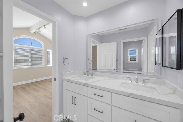 Building Photo - 5700 Torrey Pine Pl
