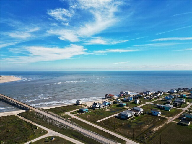 Building Photo - 131 Pieces of 8