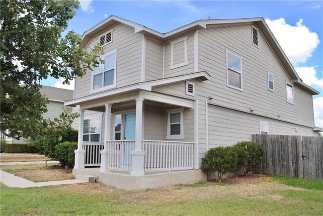 Building Photo - 2408 Bluffstone Dr