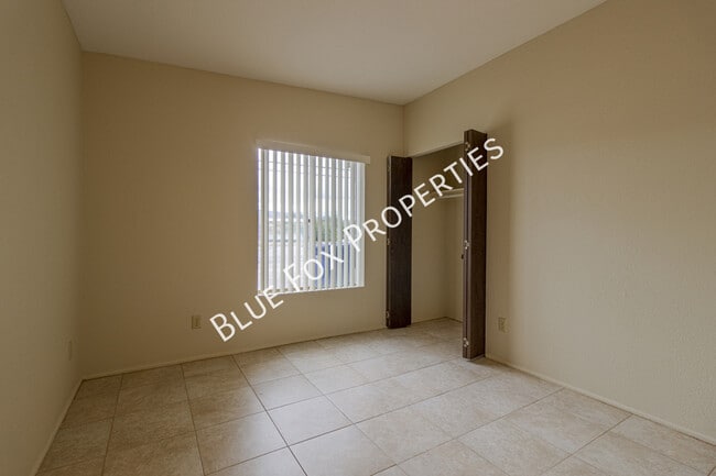 Building Photo - 2618 S Camino Seco