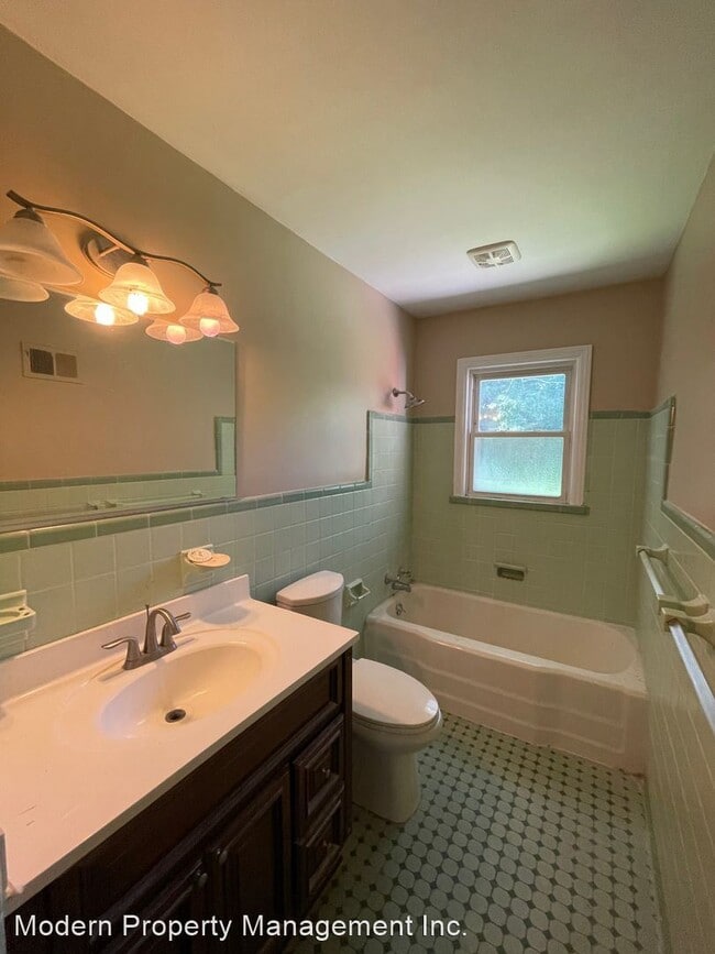 Building Photo - 3 br, 2 bath House - 398 Bradford Dr