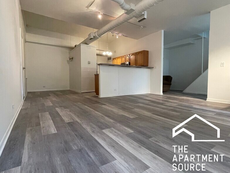 Building Photo - 1844 W Henderson St