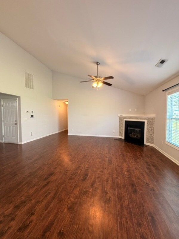Building Photo - 925 Corison Loop