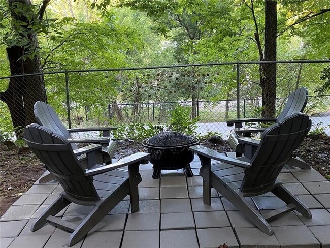 Building Photo - 93 S W Ave