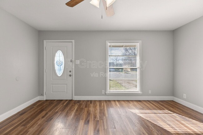 Building Photo - 103 N Tyler St