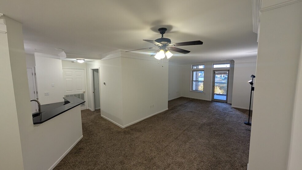 Building Photo - 3334 Peachtree Rd NE