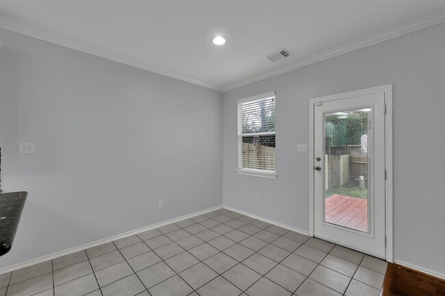 Building Photo - 3 Peach Ridge Pl