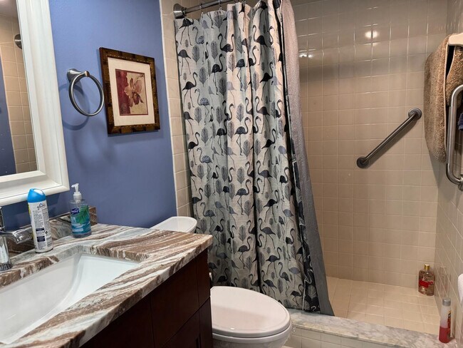 Building Photo - 3510 Oaks Way